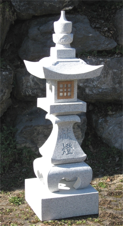 Shinzentouron Tempellaterne
